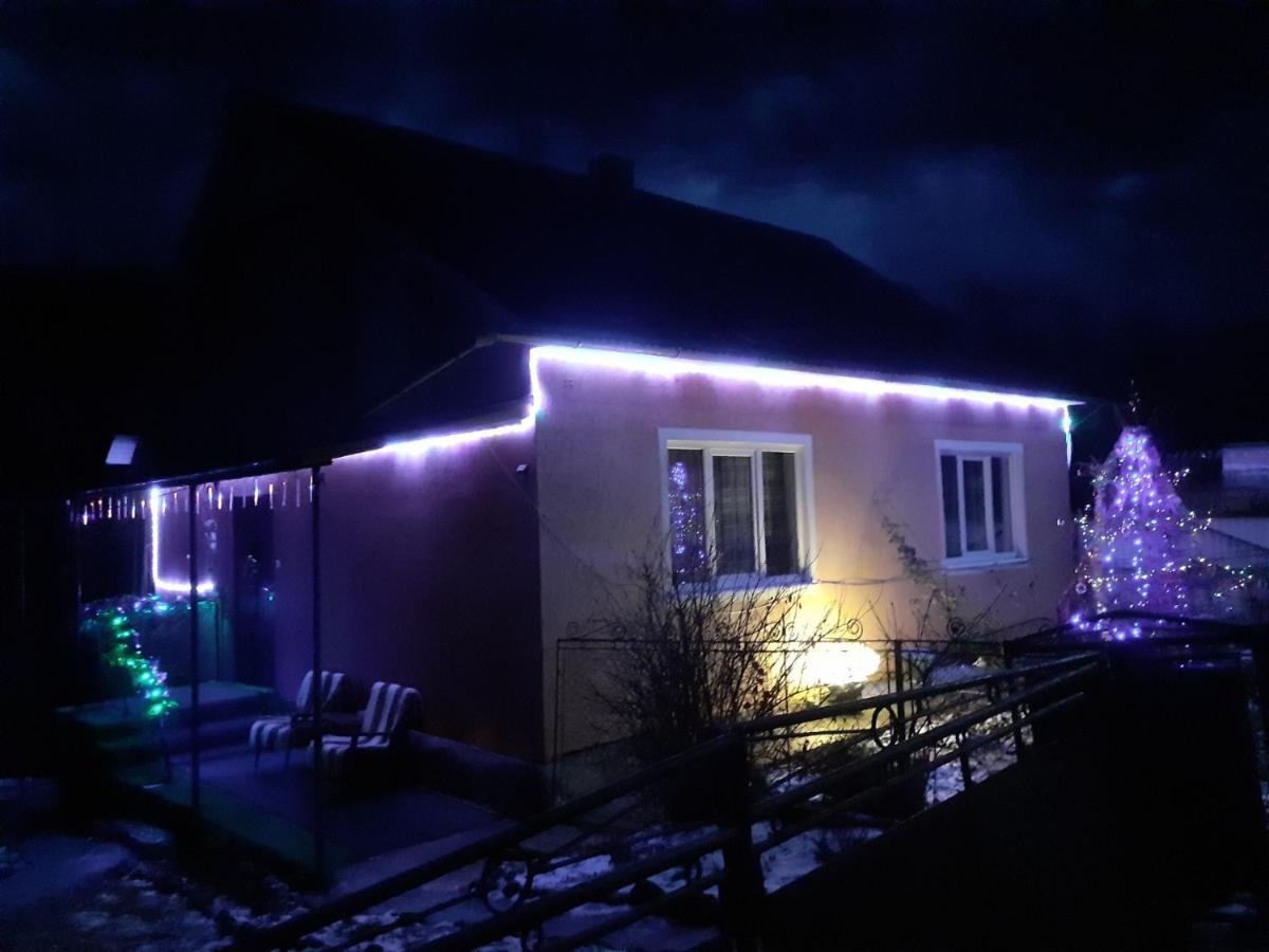 Gostynnyi Dvir U Marichky Hotel Lazeshchyna Exterior photo